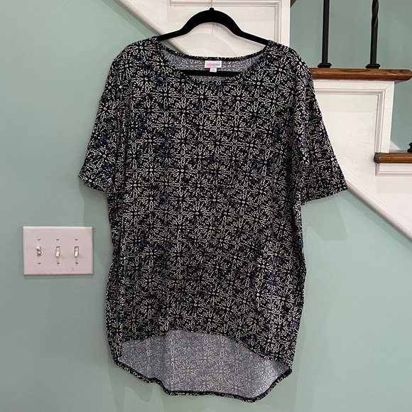 LuLaRoe Irma Top - Picture 1 of 8